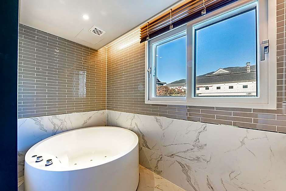 Brown Dot Hotel Gyeongju