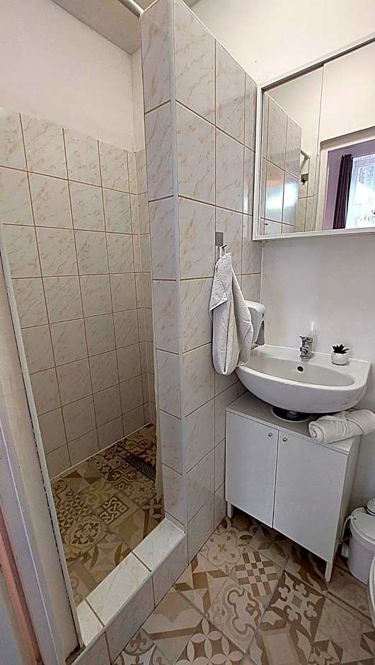 GoodMo Budapest Smart Rooms