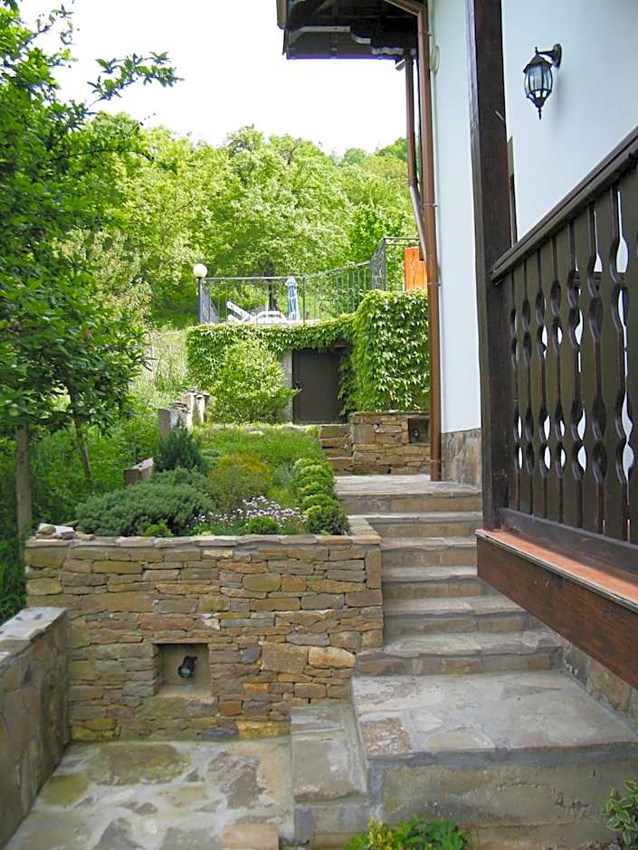 Family Hotel Chiflik Hills