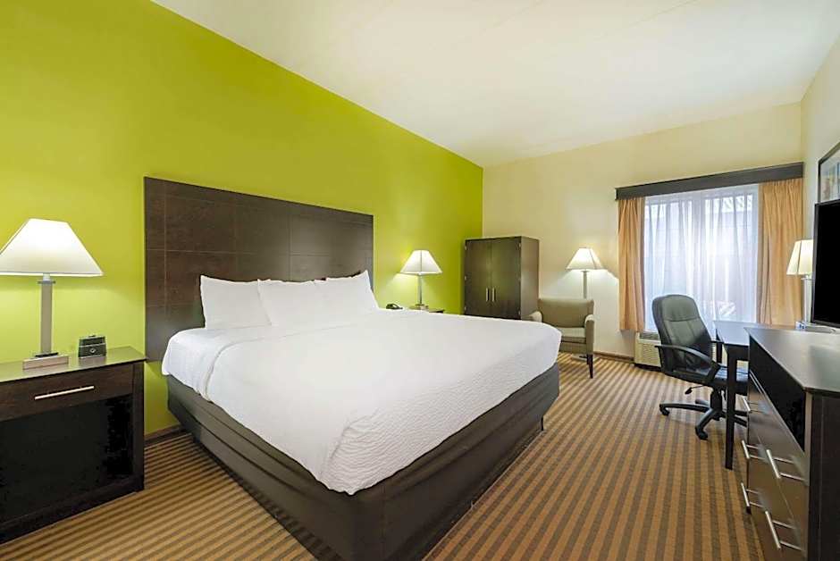 La Quinta Inn & Suites by Wyndham Grove City