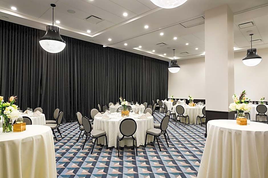 Cyrus Hotel, Topeka, A Tribute Portfolio Hotel