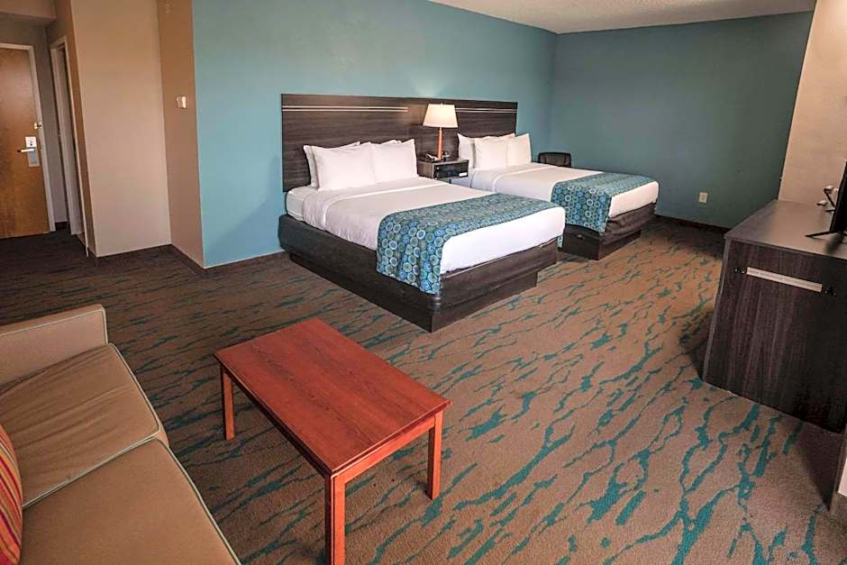 Gateway Hotel & Suites, an Ascend Hotel Collection Member