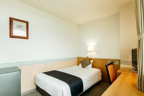 Semi Double Room (With Private Bath)