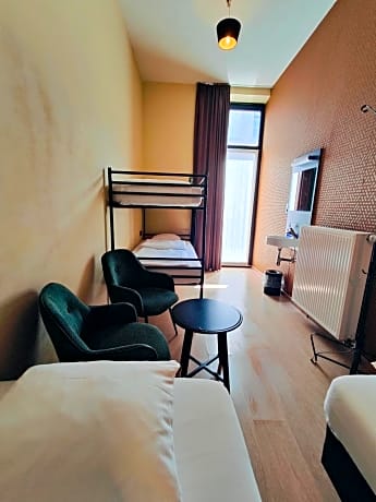 Quadruple Room with Shared Bathroom