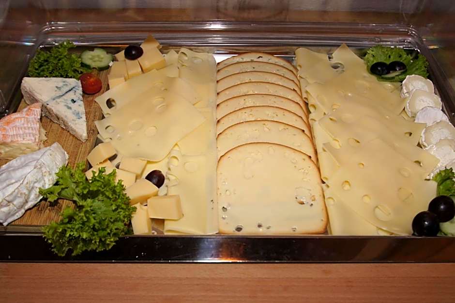 UNO Hotel Chapeau Noir - Free Parking