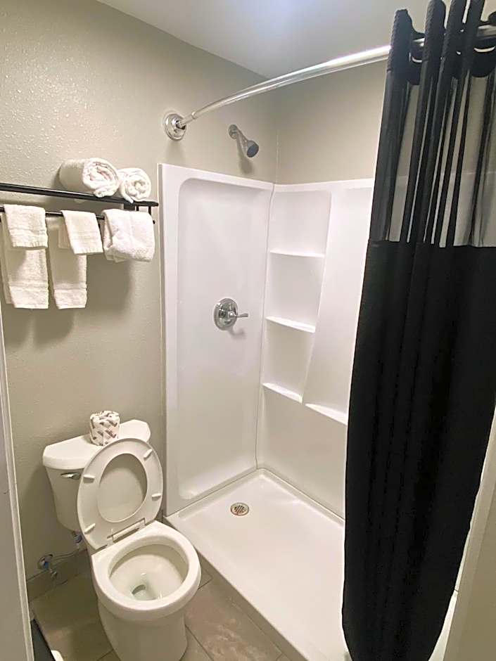 Ozark Inn & Suites
