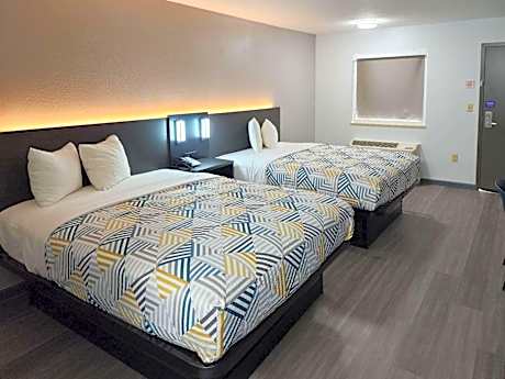 Queen Room with Two Queen Beds - Smoking