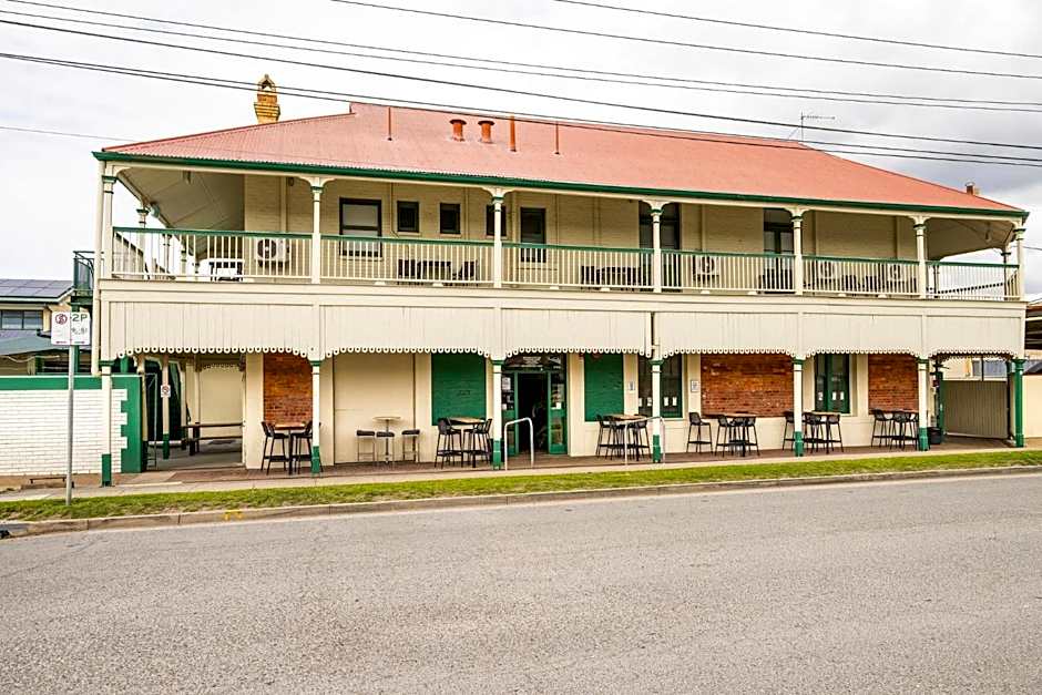 Queensport Hotel