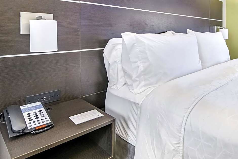 Holiday Inn Express And Suites Longview North By IHG