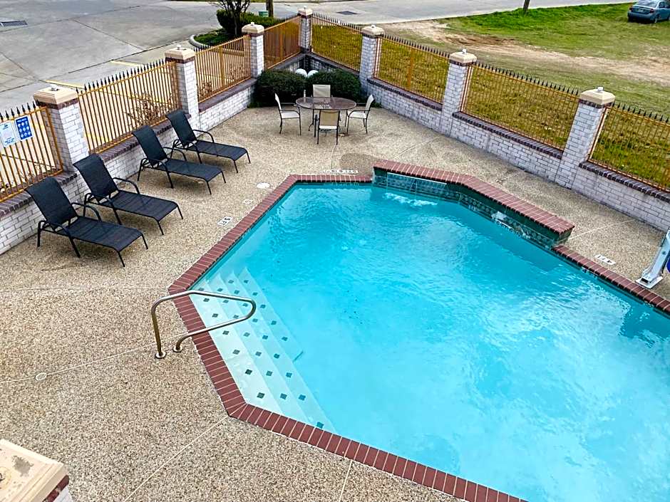 Magnolia Inn and Suites