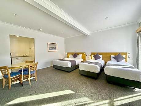 Deluxe Large Family Room