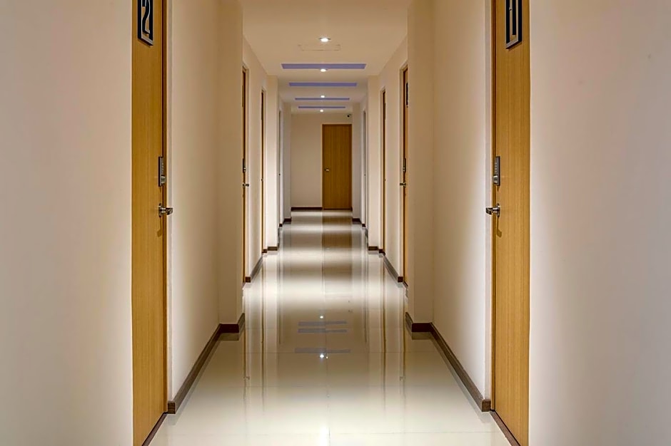 ROOM Hotel & Suites