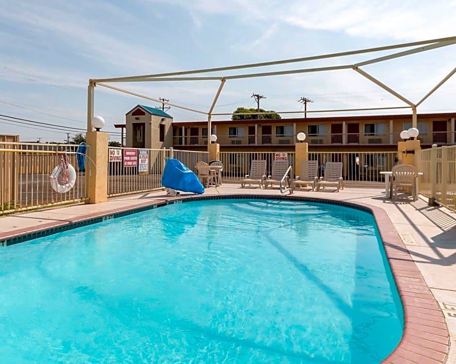 Rodeway Inn