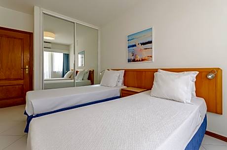 Special Offer - One-Bedroom Apartment with Sea View