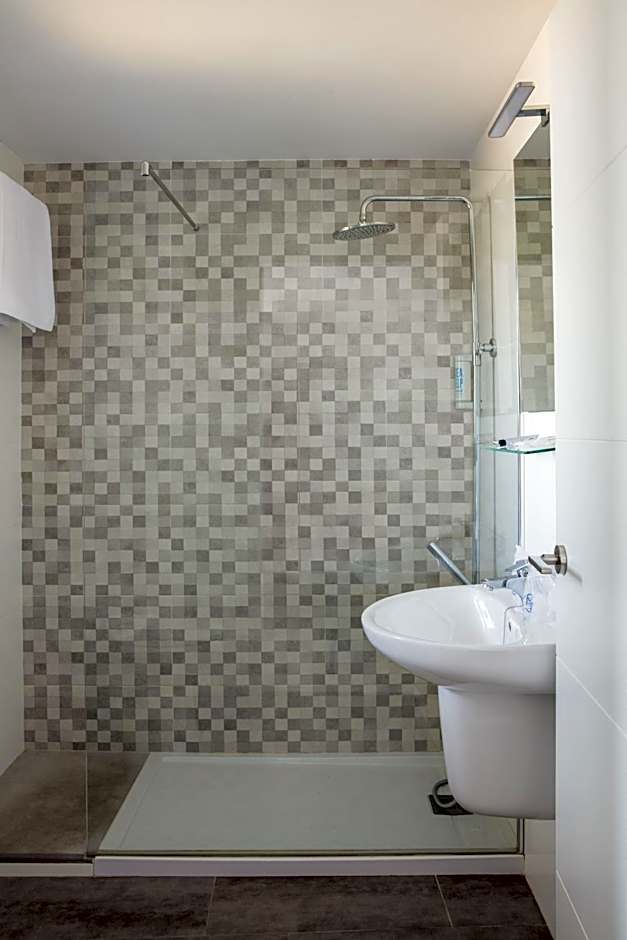 Hotel Tugasa Arco de la Villa