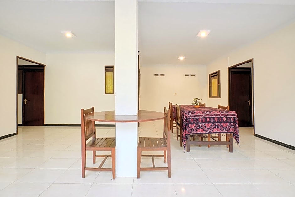 OYO 2519 Mayang Garini