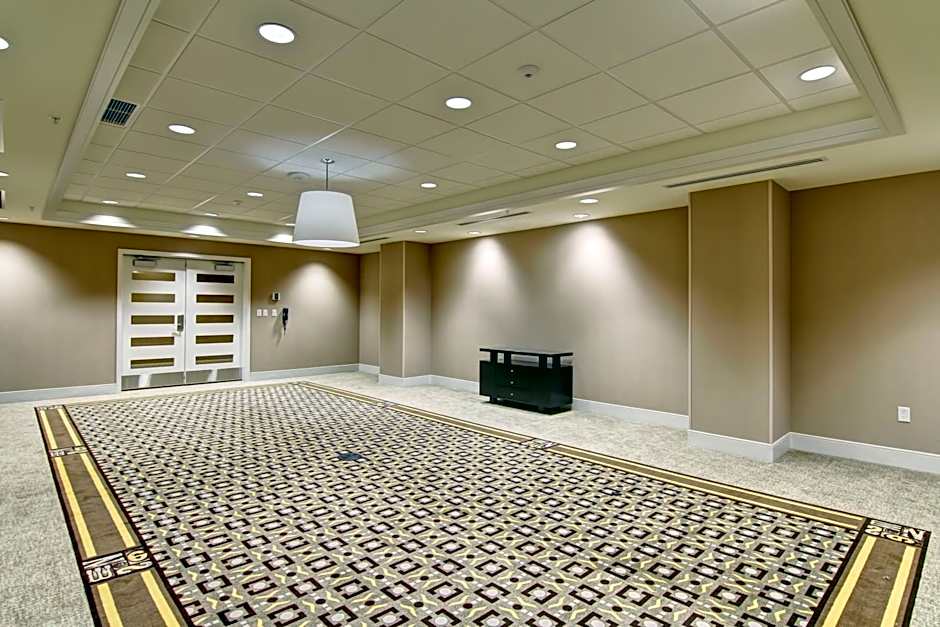Hampton Inn By Hilton And Suites Downtown Cincinnati