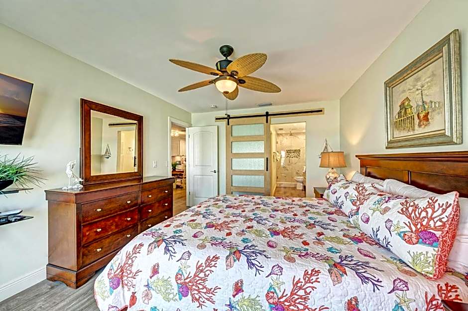 Anna Maria Island Beach Palms 5B