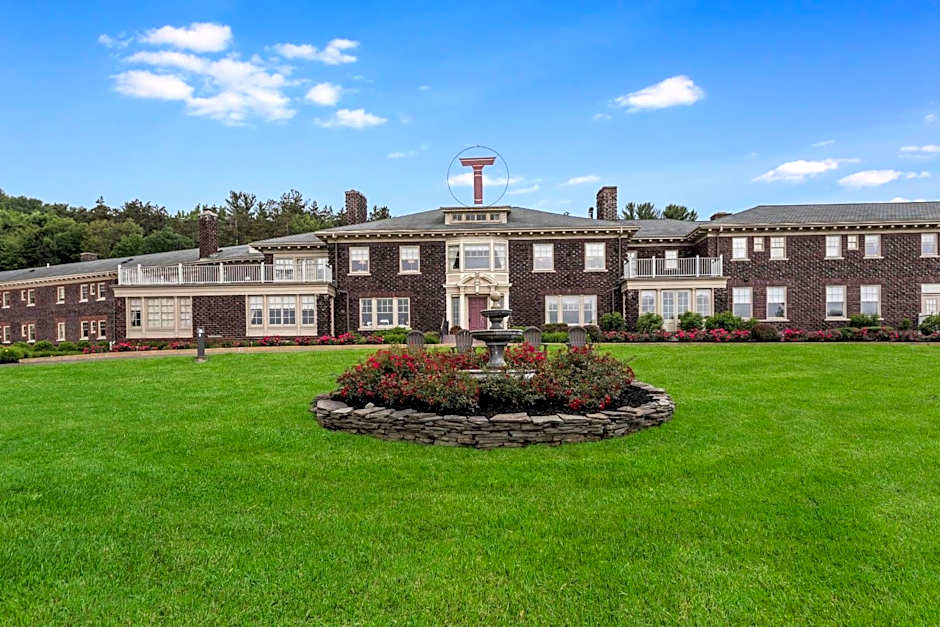 Traditions Hotel & Spa Johnson City - Binghamton, an Ascend Collection Hotel