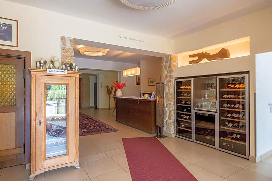 BIRKENHOF GOLS - B & B - Wohlfühl Hotel mit Wochenend-Restaurant