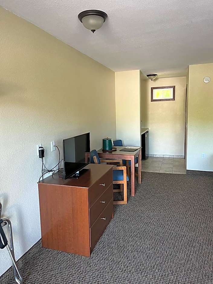 All Star Inn & Suites