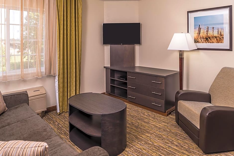 Candlewood Suites Kansas City, an IHG Hotel