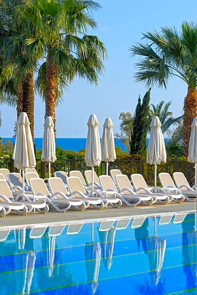 Novum Garden Side Hotel