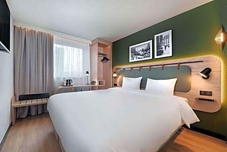 Standard Room - 1 Queen Bed 1 Sofa Bunk Bed