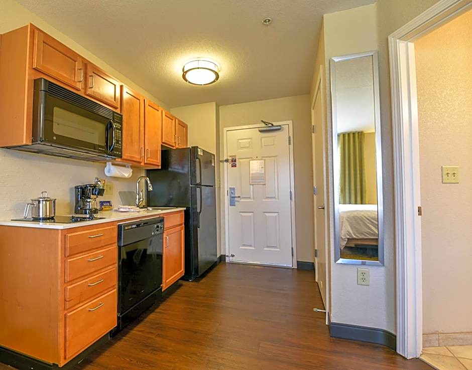 Candlewood Suites Medford By IHG