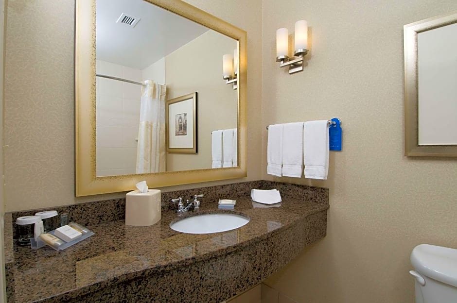 Hilton Garden Inn Westampton