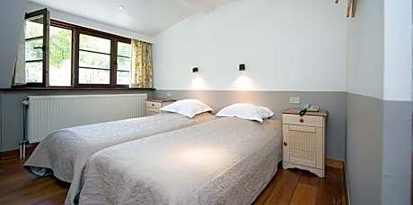 Twin Room with Shared Toilet