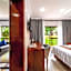 Azambezi River Lodge