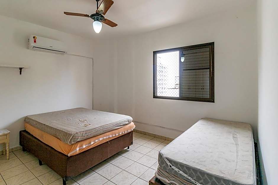 Apto com bela vista a 100m da Praia da Guilhermina