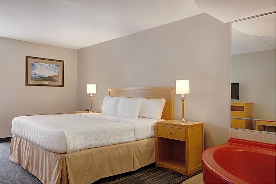 Days Inn by Wyndham Niagara Falls Near The Falls