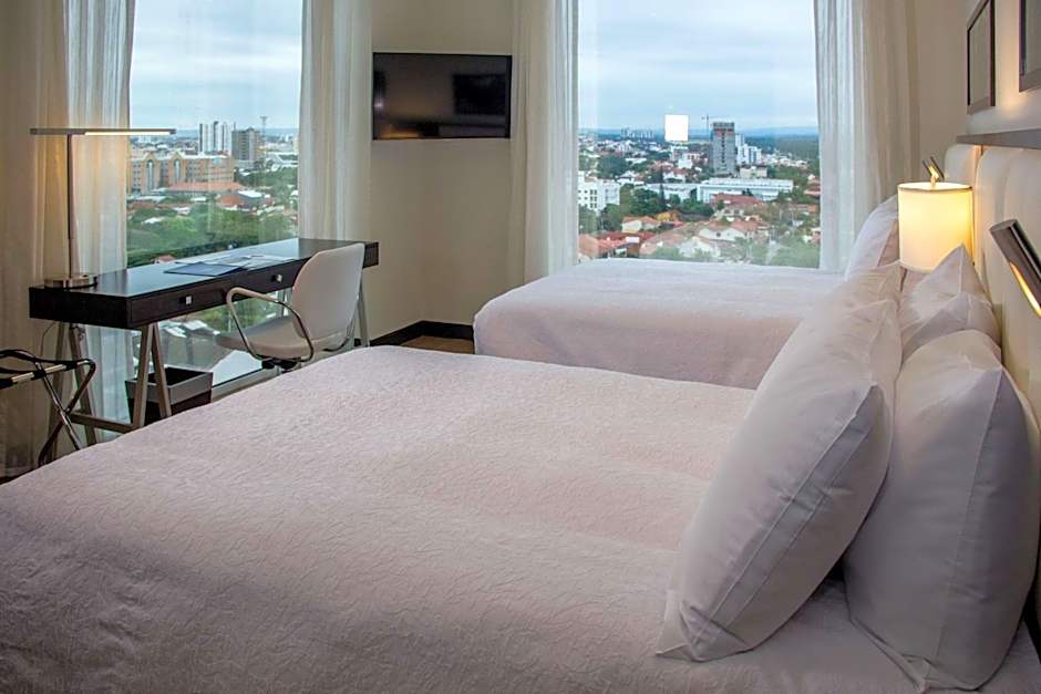 Hampton Inn By Hilton Santa Cruz Equipetrol
