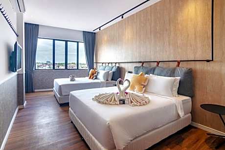 Deluxe Family Room