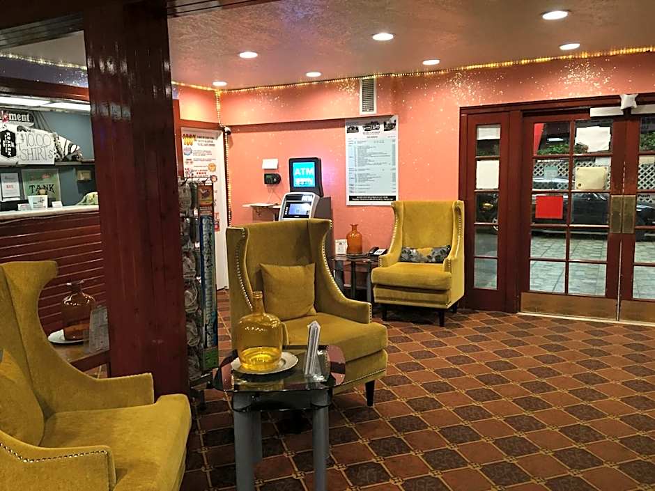Tradewinds Airport Hotel