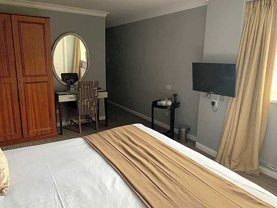 Barons Court Hotel Walsall