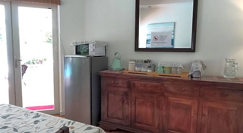 Rumah Putih B&B near KLIA