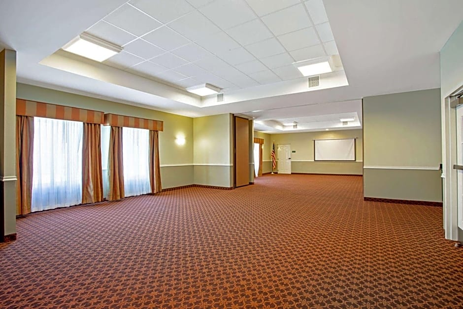 La Quinta Inn & Suites by Wyndham Panama City Beach
