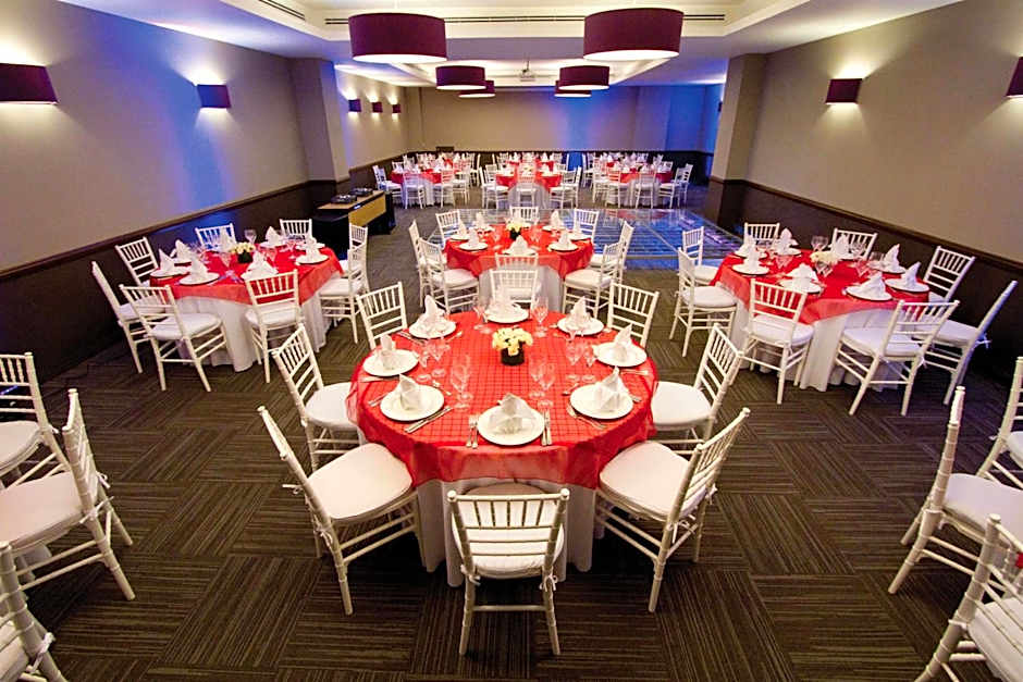 Courtyard by Marriott Mexico City Airport