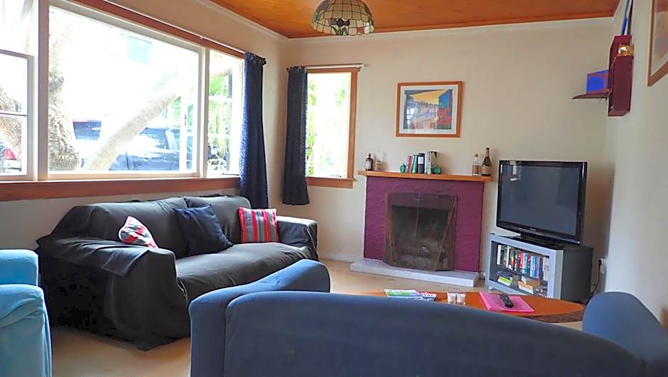 Centabay Lodge and Backpackers