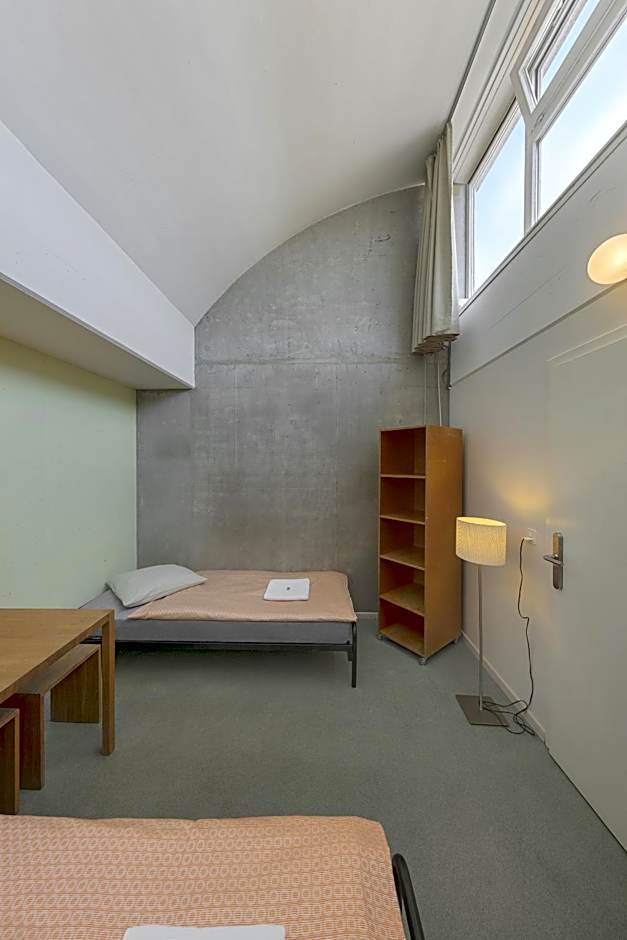 Lausanne Youth Hostel Jeunotel