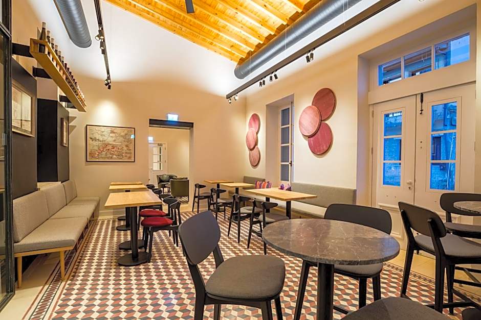 Hotel Indigo Larnaca By IHG- Adults Only