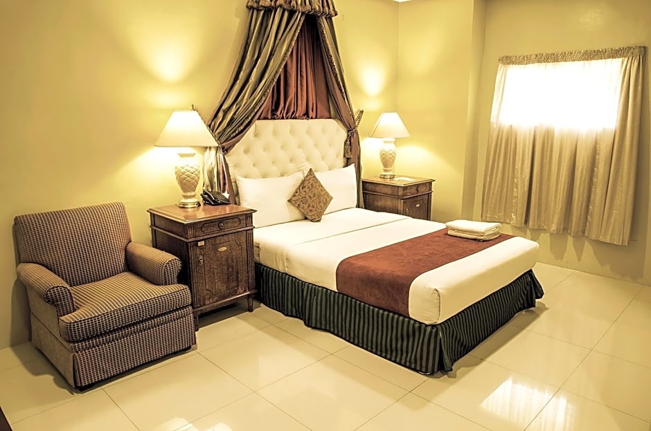 Dreamwave Hotel Lemery