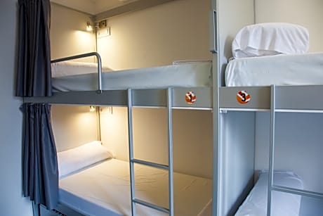 Bed in 4-Bed Female Dorm with Shared Bathroom