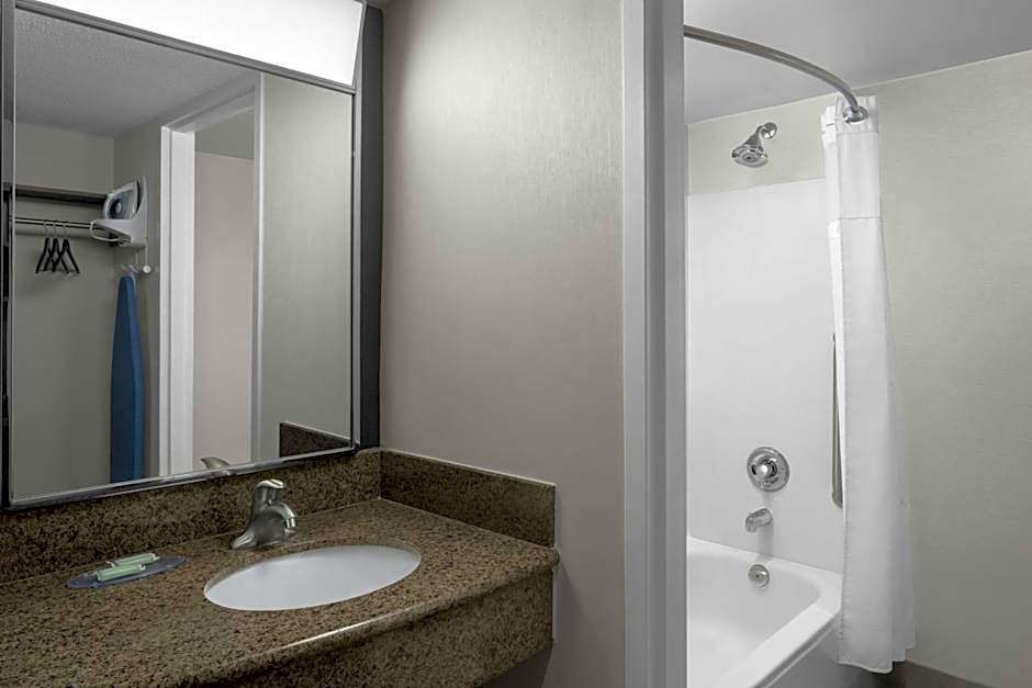 Courtyard by Marriott Atlanta Buckhead