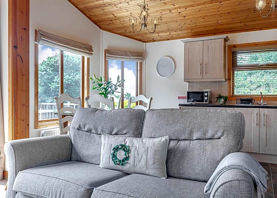 Charlesworth Lodges