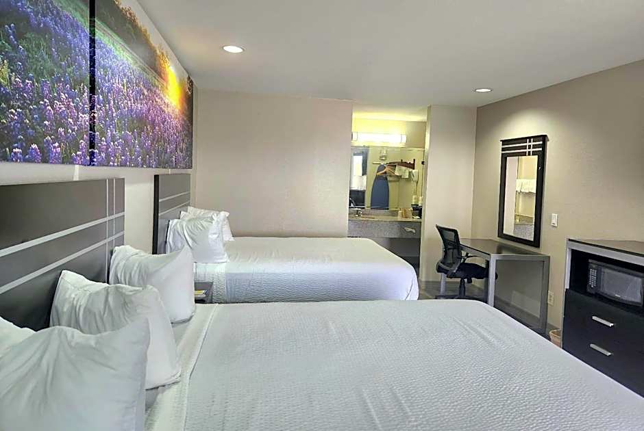 Days Inn by Wyndham Baytown TX