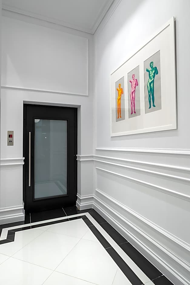 Praxitelous Luxury Suites